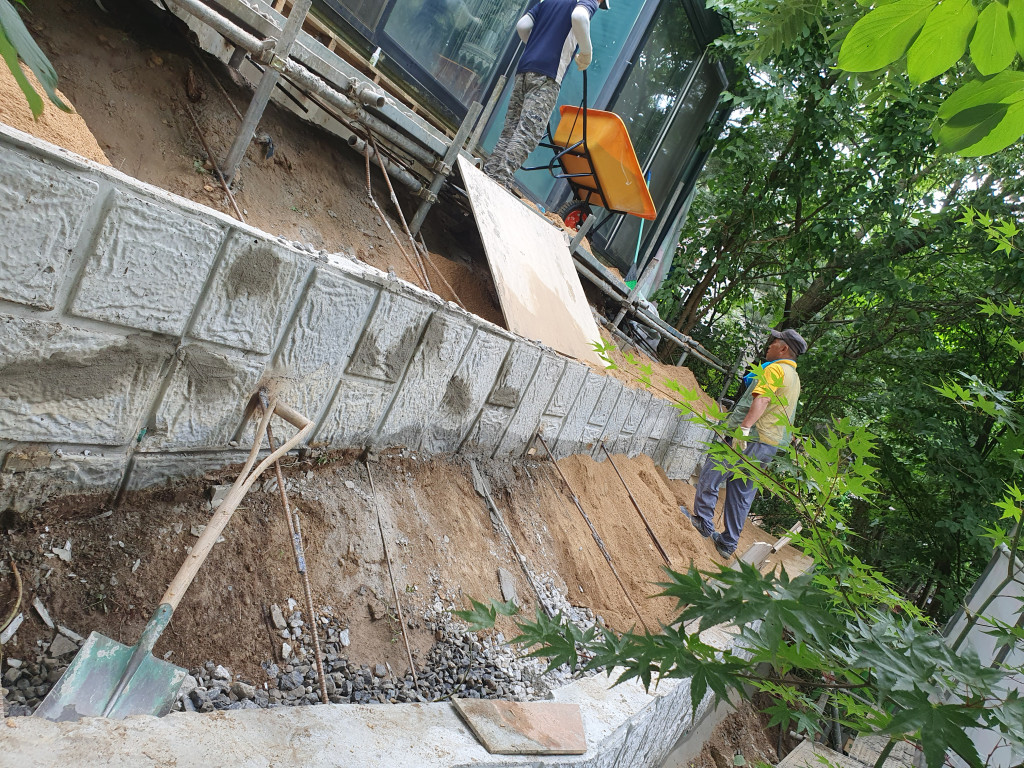 2000769928_lPDhcTVY_ba64096989914d784bd08936acbde39b31d6333a.jpg 이미지크게보기